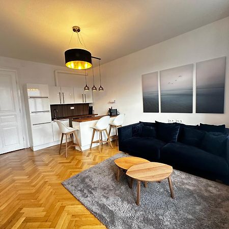 Luxury 3 Bedroom Apartment Near Schoenbrunn Palace Виена Екстериор снимка