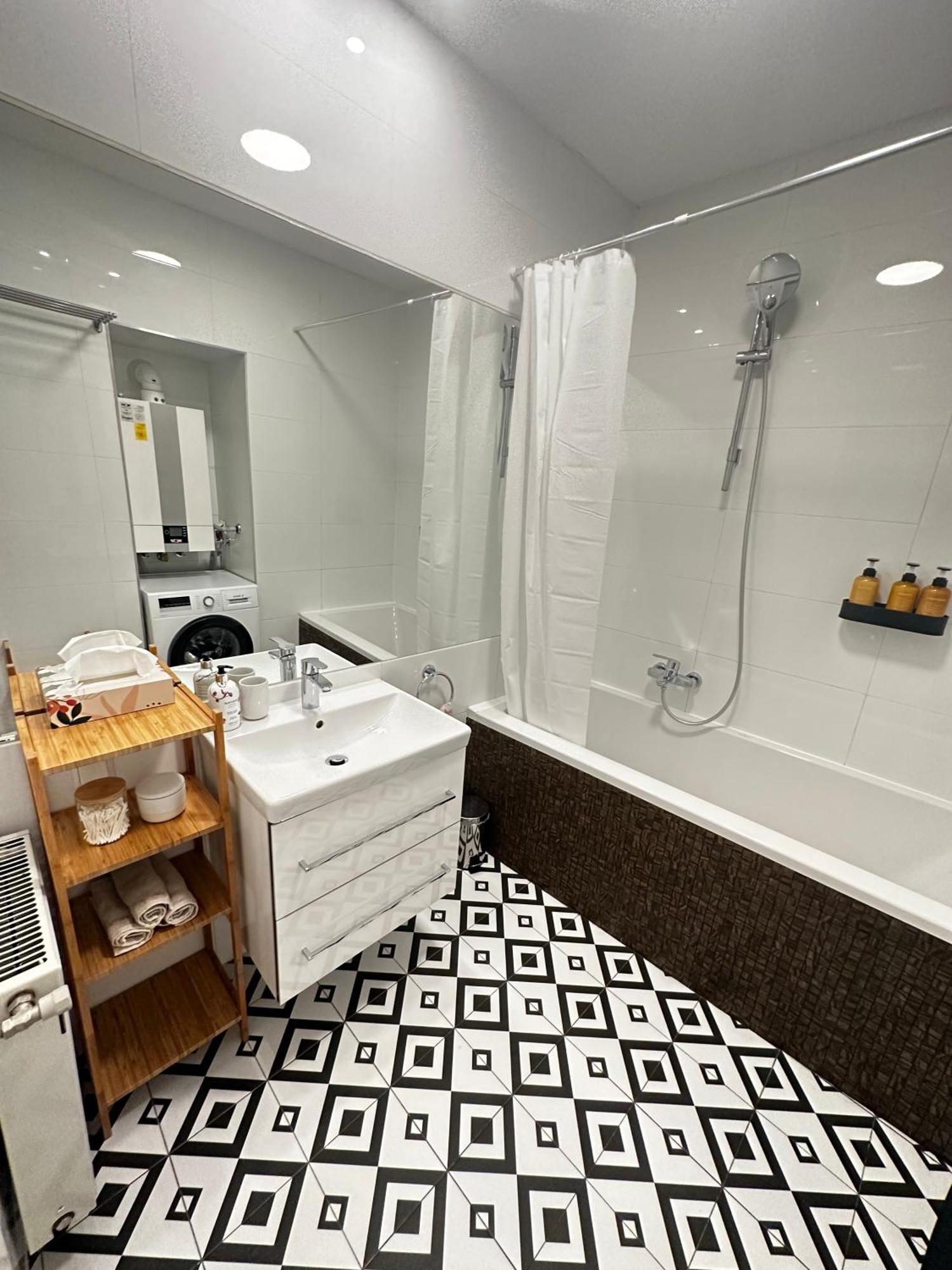 Luxury 3 Bedroom Apartment Near Schoenbrunn Palace Виена Екстериор снимка