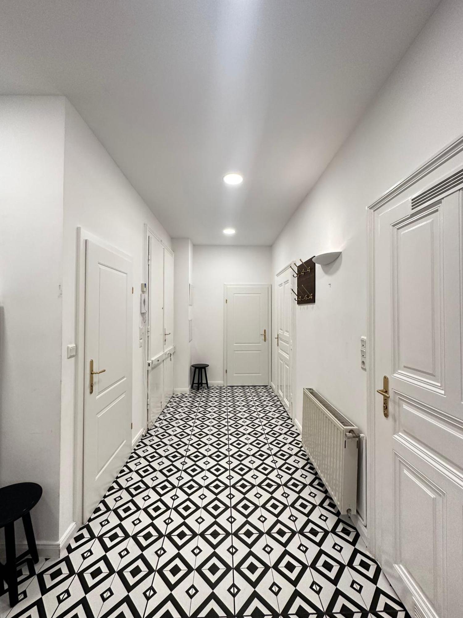 Luxury 3 Bedroom Apartment Near Schoenbrunn Palace Виена Екстериор снимка